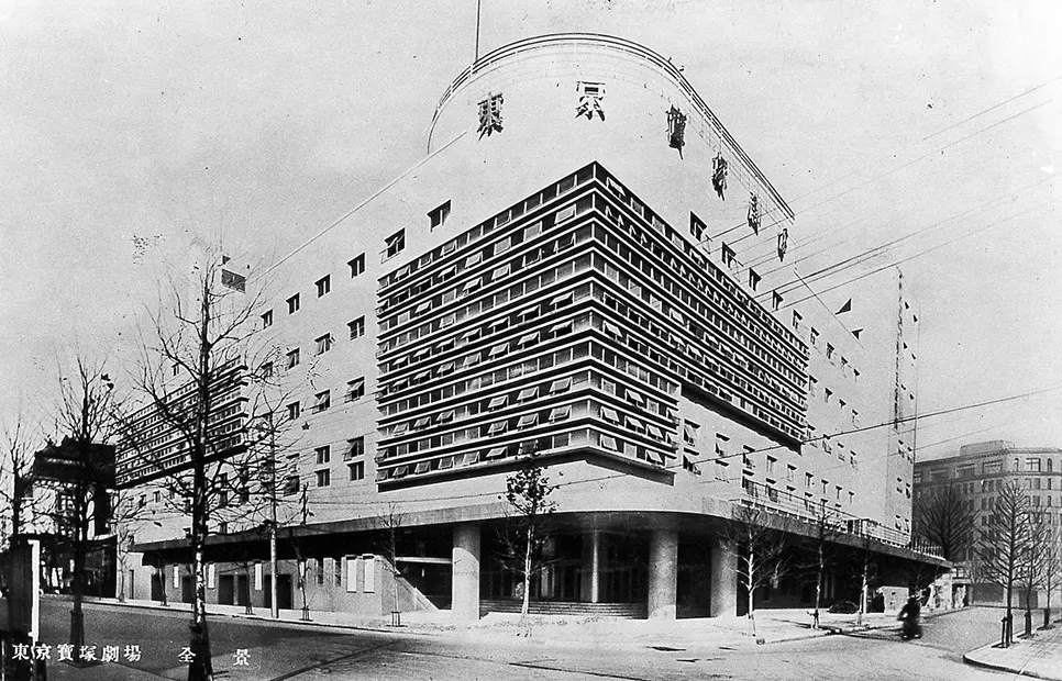 当時の東京宝塚劇場の外観