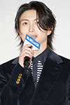 綱啓永さん